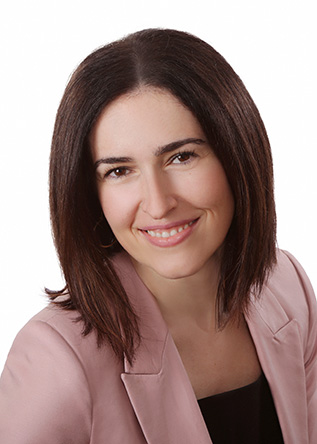 meet dr adriana amzar